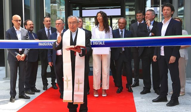 Mons. Vincenzo Rini inaugura il Polo Tecnologico il 10 giugno 2017