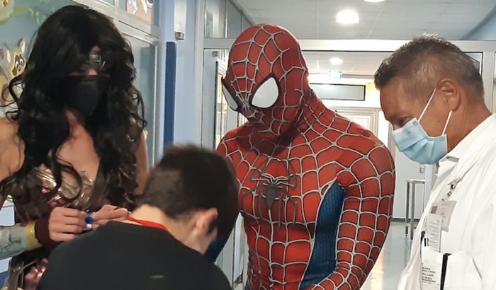 Spiderman e Wonder Woman all'Ospedale Maggiore di Cremona