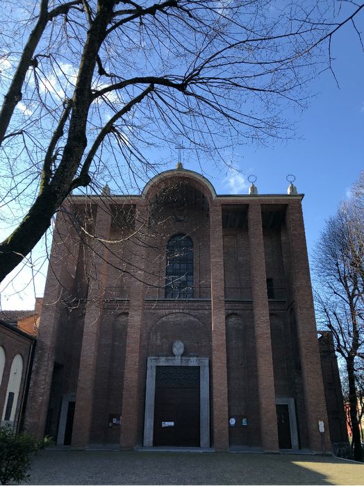 Sant'Ambrogio, esterno