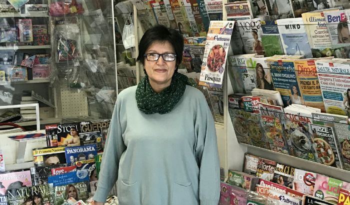 Laura Fioni, titolare dell'edicola di Castelverde