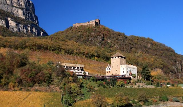 Castel Korb, o Corba, sopra Missiano

