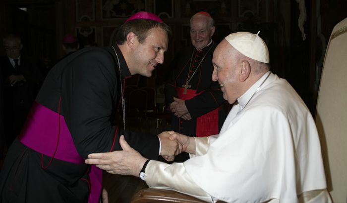 Monsignor Oleksandr Yazlovetskiy con Papa Francesco