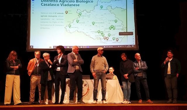 Alcuni dei tanti attori/protagonisti del Distretto Agricolo Biologico Casalasco Viadanese alla presentazione del piano d'interventi concreti per il biennio 2024-2025 