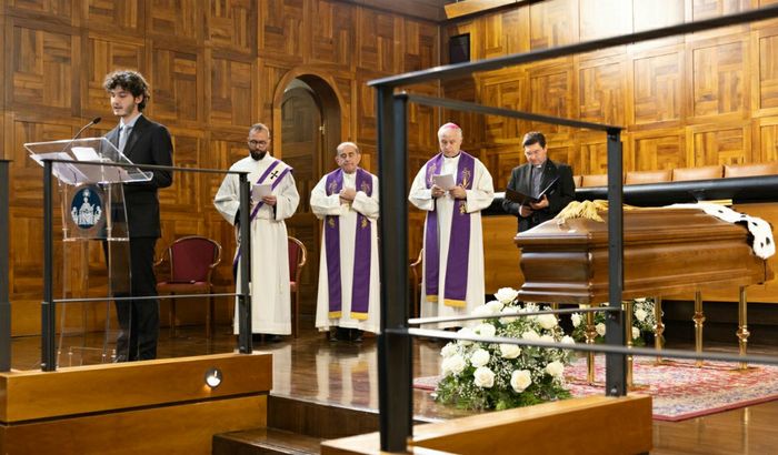 Incotro Preghiera Aula Magna Mons. Delpini Mons. Giuliodori