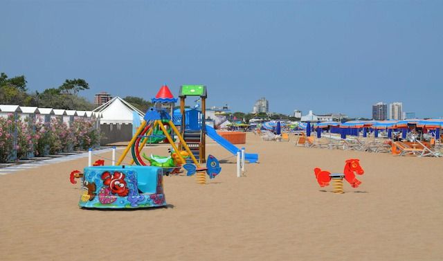 Spiagge attrezzate a Lignano, foto da Ufficio Stampa FVG

