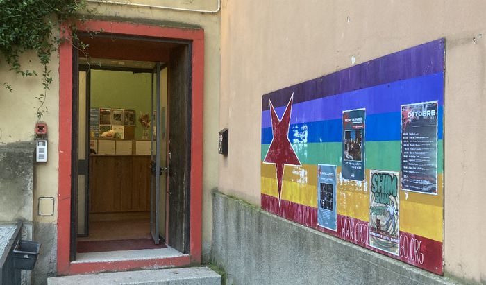 Ingresso del circolo Arcipelago, dell'Arci Cremona