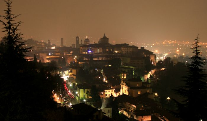 Vista serale su Bergamo