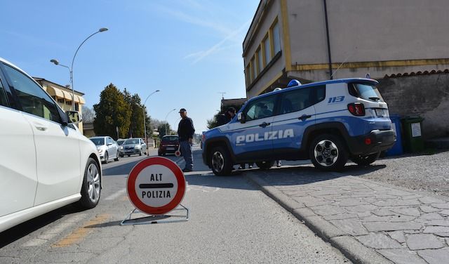 POLIZIA STRADALE POSTO DI BLOCCO