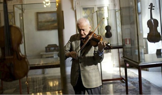 Andrea Mosconi, 'papà' degli Stradivari e curatore dei violini della collezione civica, è scomparso nel 2019