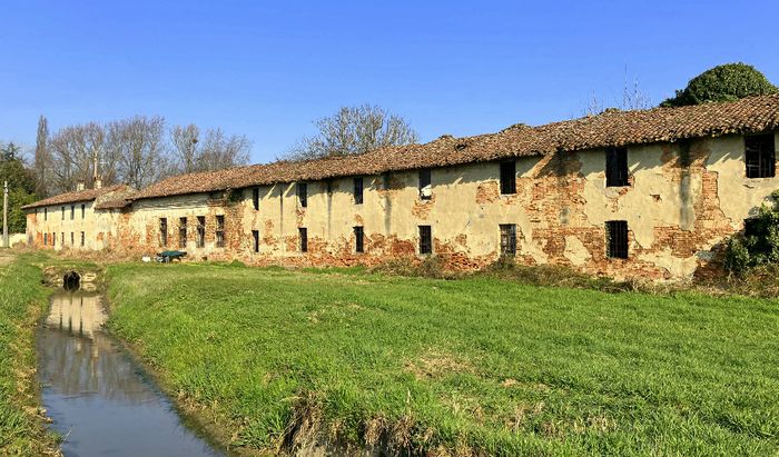 Cascine abbandonate verso Casalbuttano