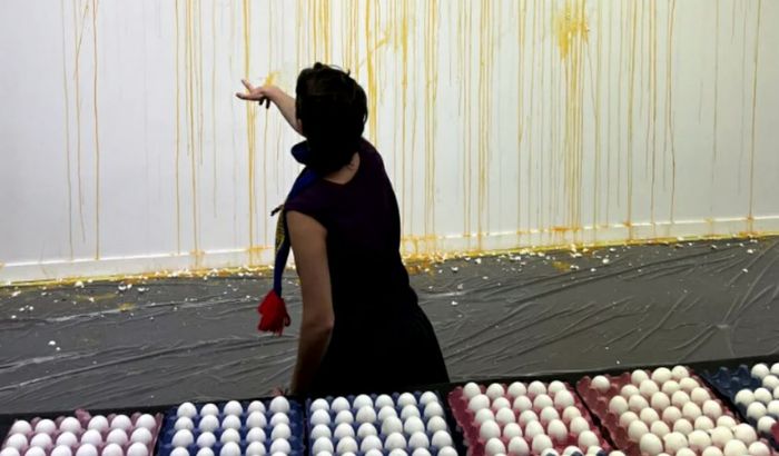 1000 eggs for woman