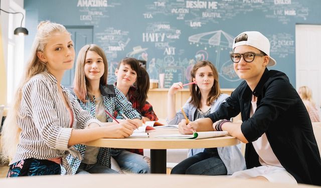 Studenti
