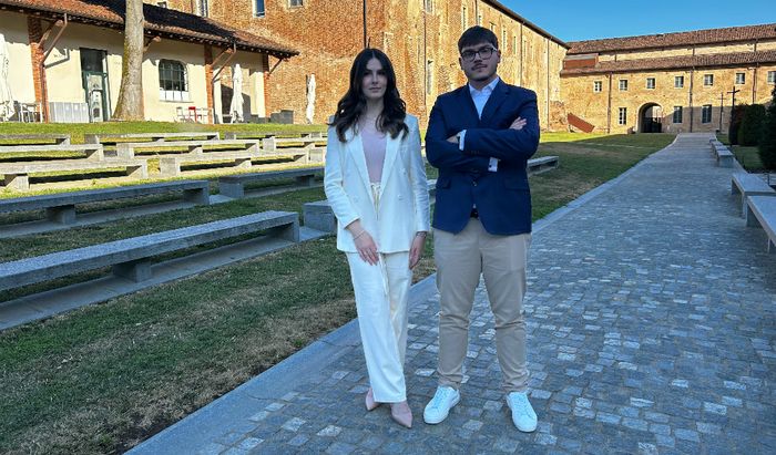 Consegna della borsadi studio agli studenti Angelica Darosi e Luca Mazzini
