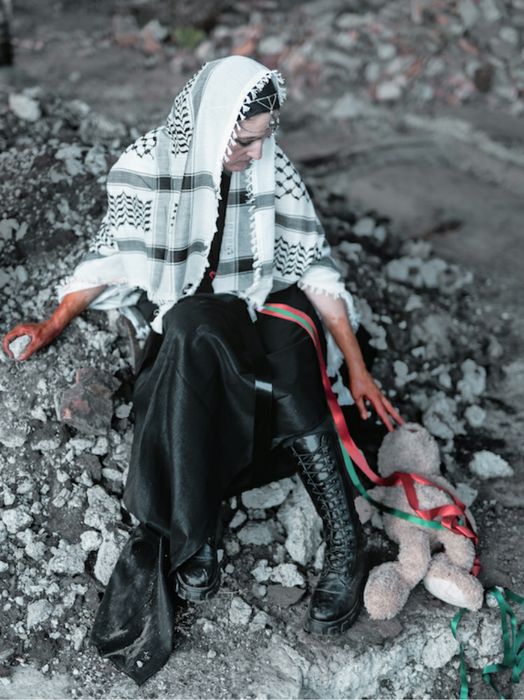 Progetto-abito- Sumud-modella Scirin Nahas 