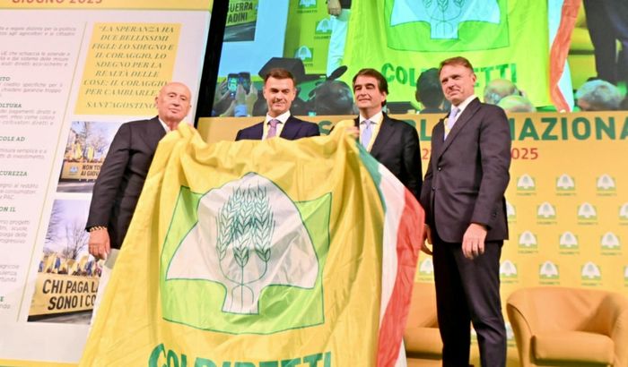 Un momento dell'assembela nazionale, con i minitri Fitto e Lollobrigida